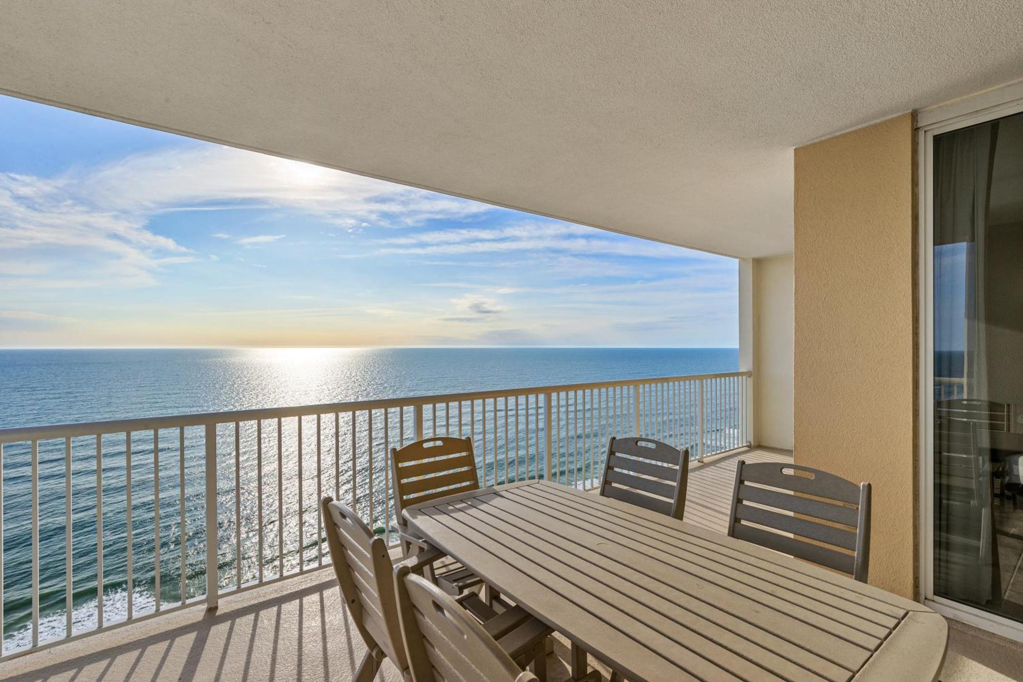 Official Majestic Beach Resort - Over 60 Units - All Ocean Front, Panama City Beach, Fl Kültér fotó
