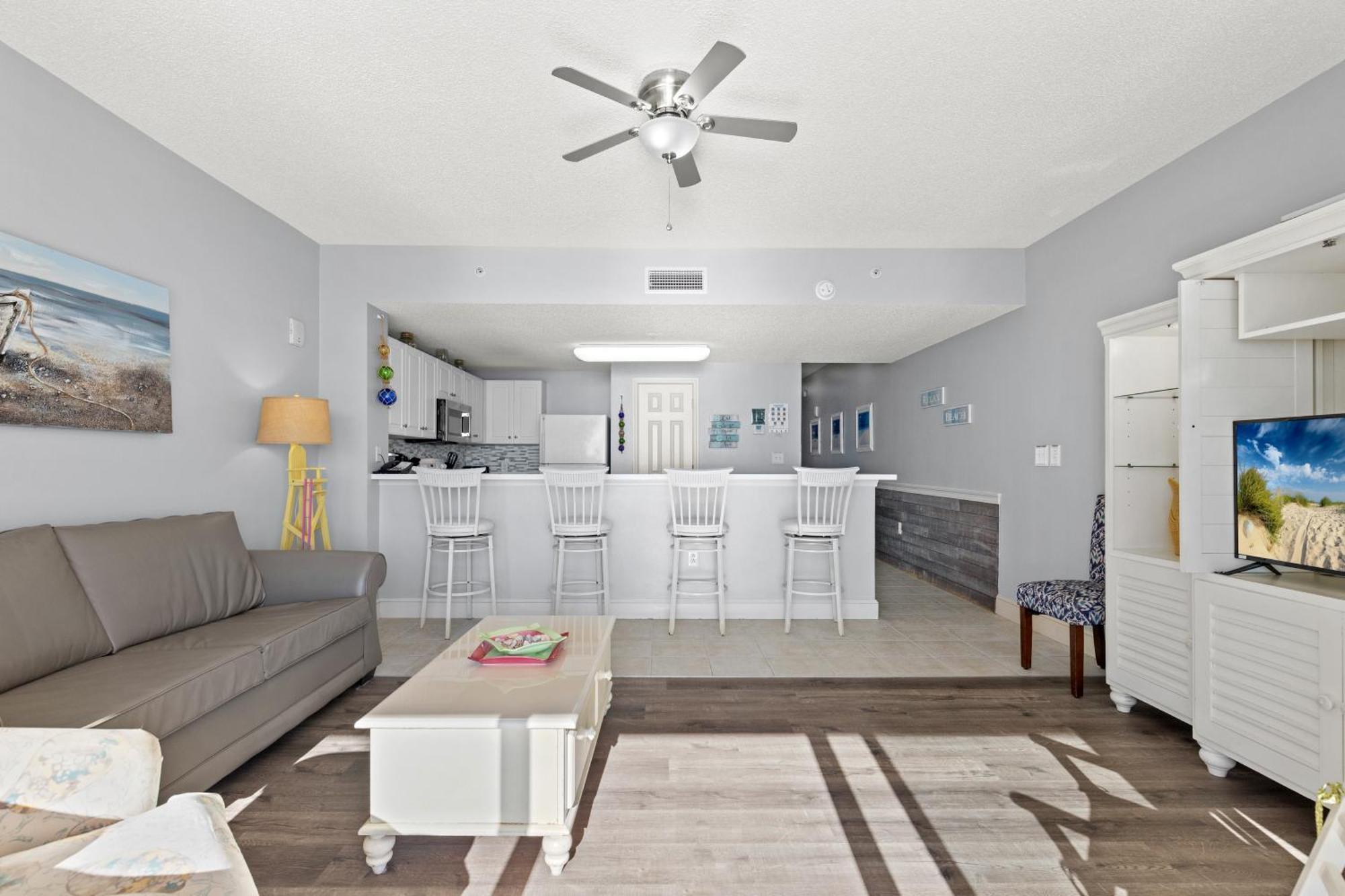Official Majestic Beach Resort - Over 60 Units - All Ocean Front, Panama City Beach, Fl Kültér fotó